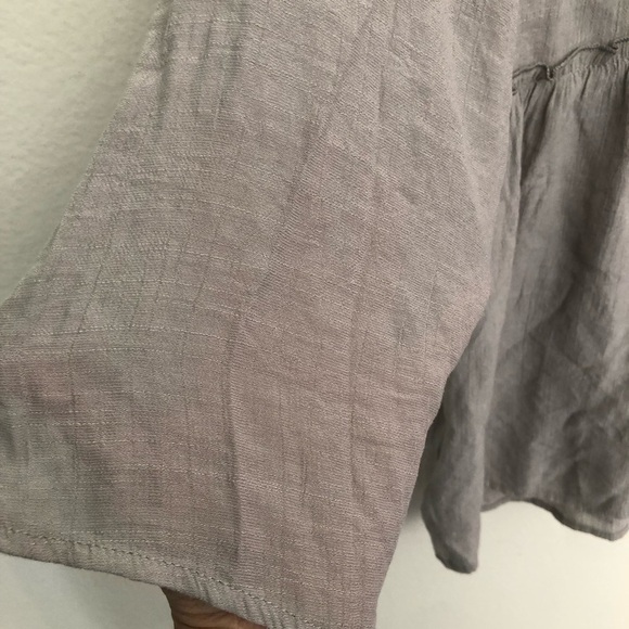 Emery Rose Button Down Ruffled Blouse - Picture 7 of 12